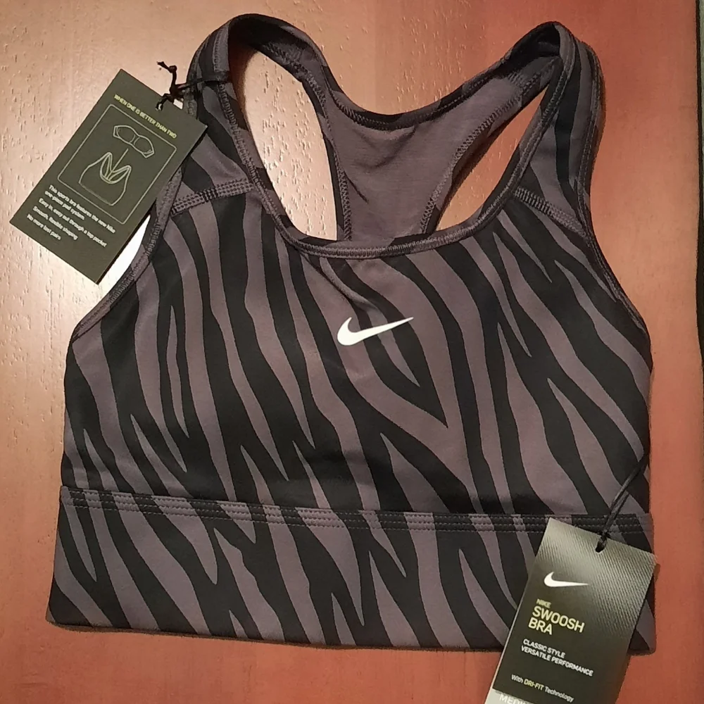 Nike Dri-Fit Swoosh Icon Clash Med-Sup Sports Bra